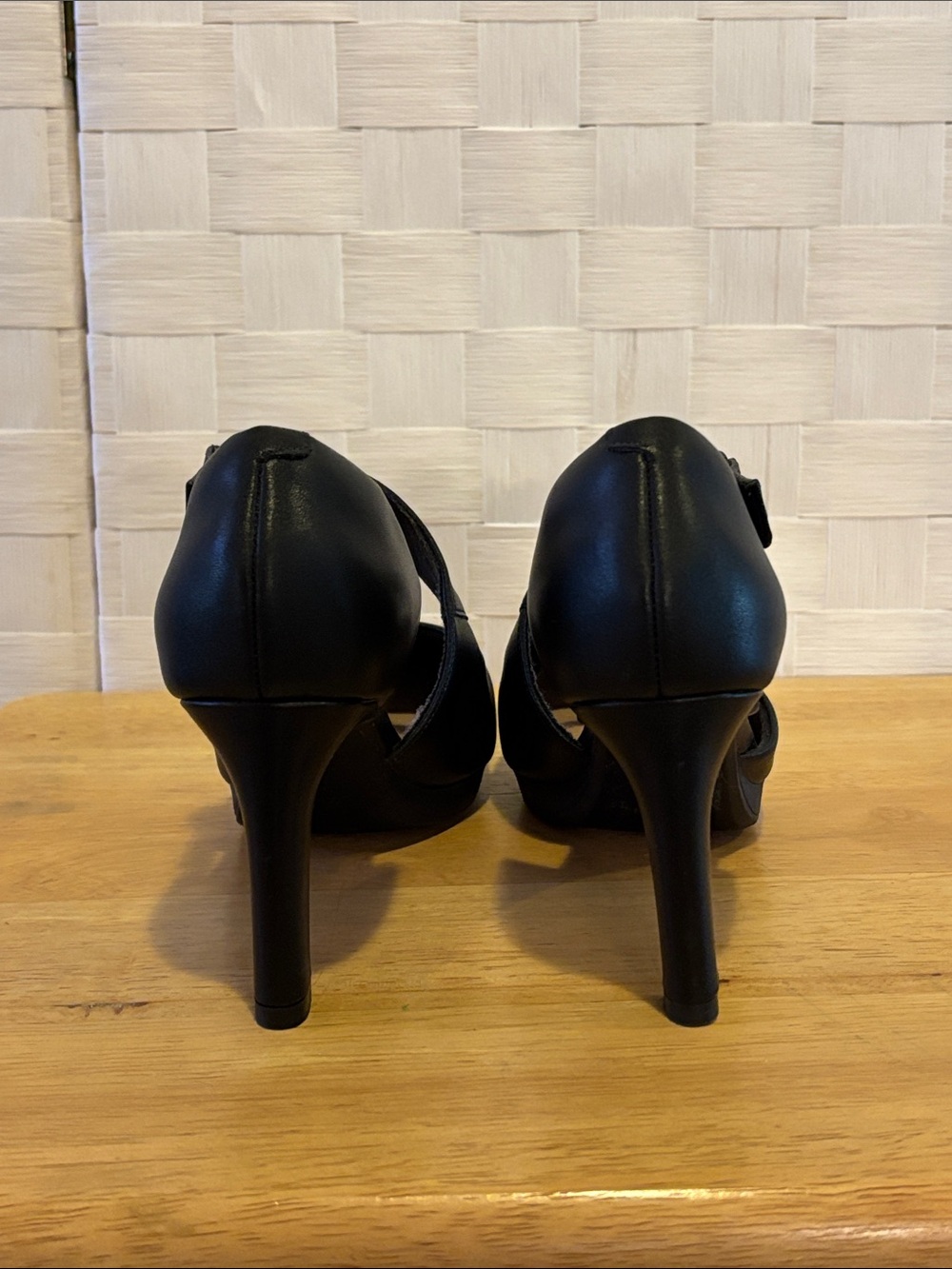 Black Heels - Picture 5 of 6